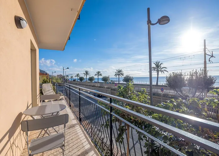 Babyaccommodation Family Comfort Iv Pietra Ligure